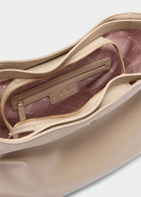 Carica l'immagine nel visualizzatore di Gallery, Tote bag media con charm