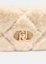 Carica l'immagine nel visualizzatore di Gallery, Borsa LaPuffy media