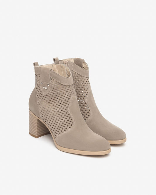 E615110D_451 Tronchetti Donna in Suede NeroGiardini