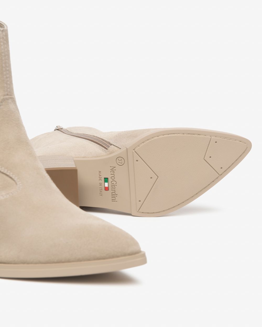 E615131D_421 Stivaletti Donna in Suede NeroGiardini