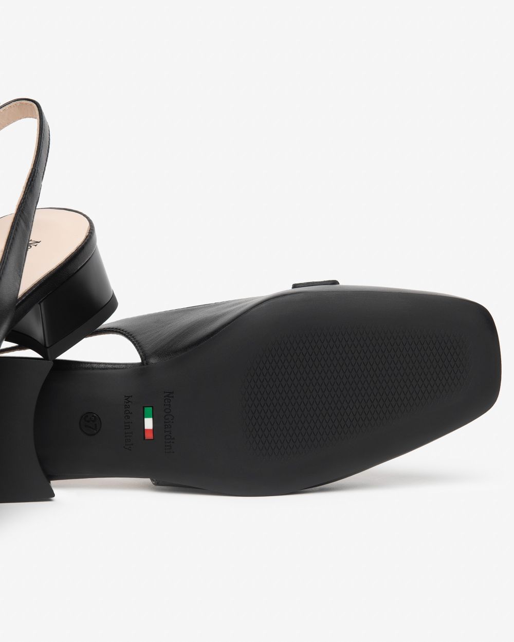 E615500D_100 Sling-Back Donna in Pelle NeroGiardini