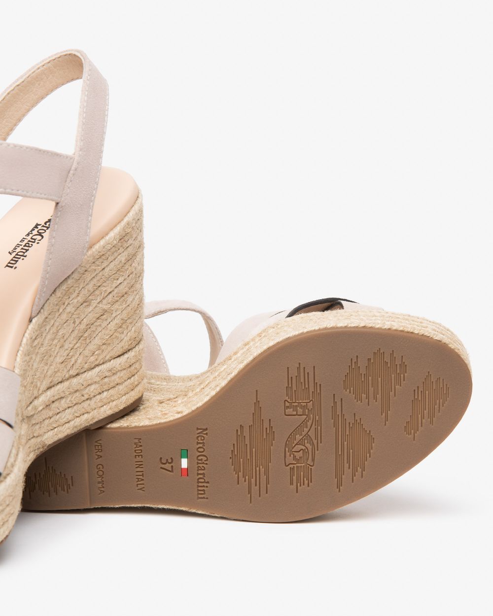E616030D_677 Sandali Donna in Suede NeroGiardini