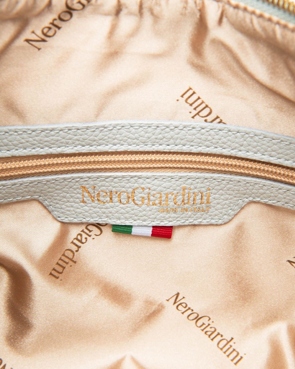 E644082D_112 Borsa a Tracolla da Donna in Materiale Tecnico NeroGiardini
