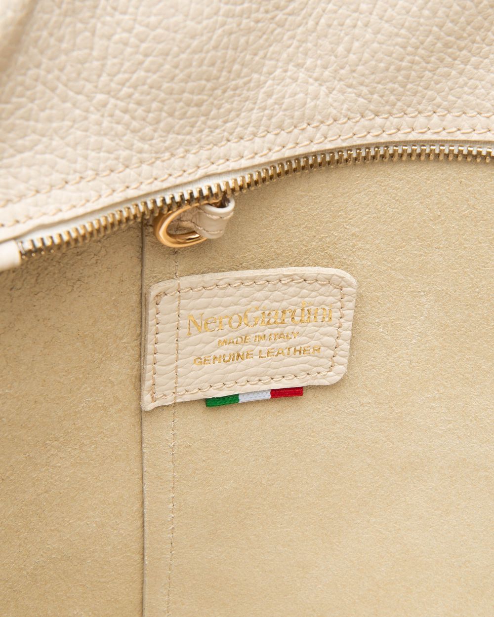E644141D_704 Borsa a Spalla da Donna in Pelle NeroGiardini