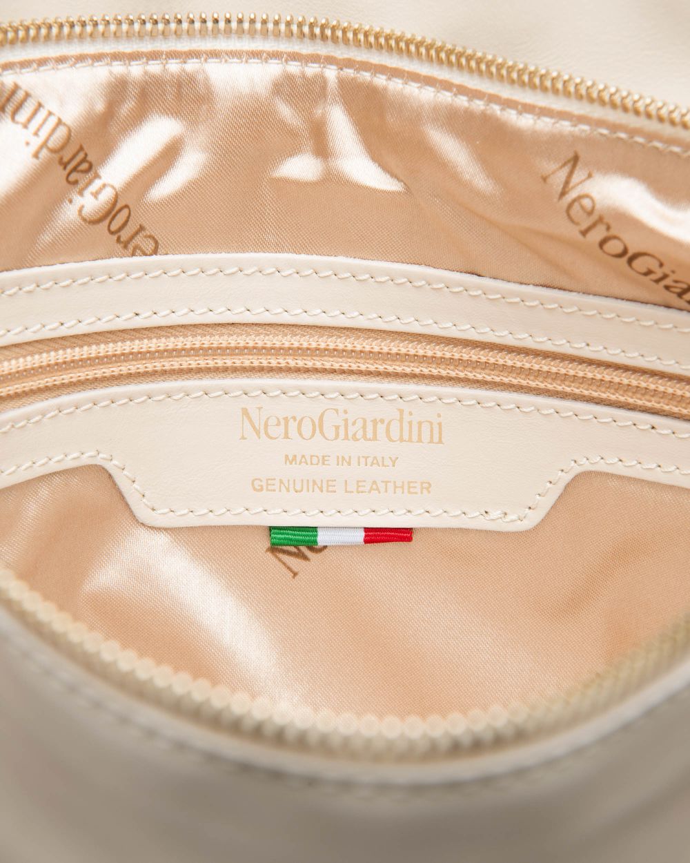 E644171D_704 Borsa Hobo da Donna in Pelle NeroGiadini