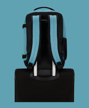 Carica l'immagine nel visualizzatore di Gallery, American Tourister Take2cabin S