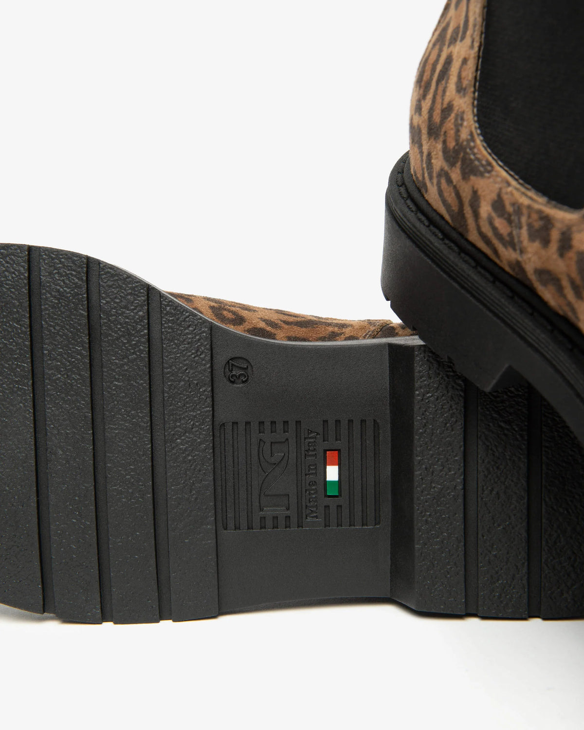 NeroGiardini Stivali Chelsea da donna in camoscio I513941D-345