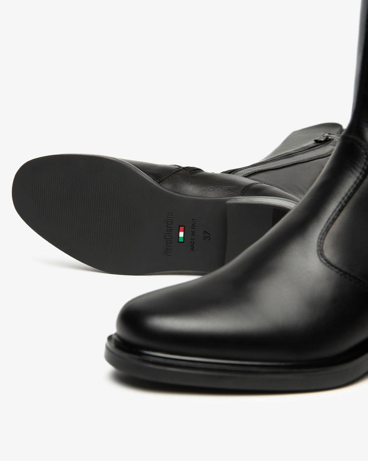 NeroGiardini Stivali da donna in pelle e tessuto tecnico I514705D-100