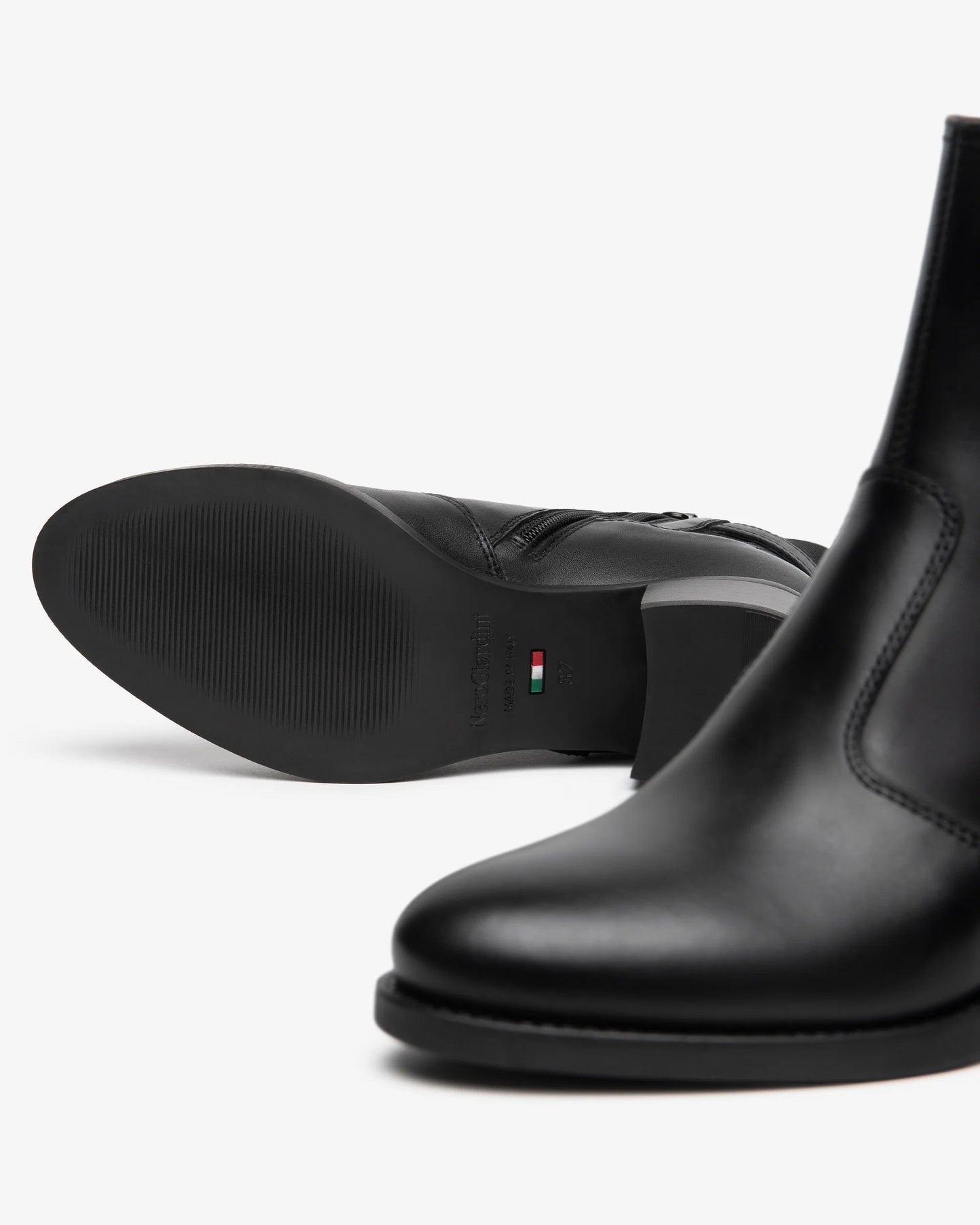 NeroGiardini Stivaletti da donna in pelle e tessuto I617213D-100