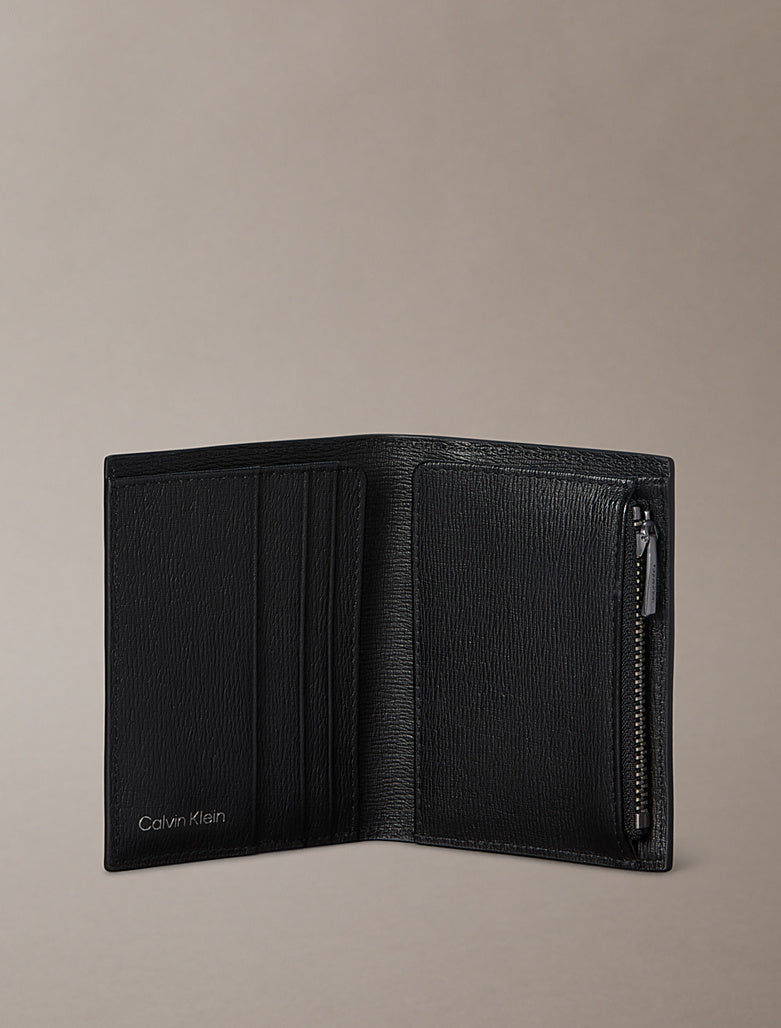 Portafoglio a libro RFID in pelle con emblem logo Calvin Klein Black