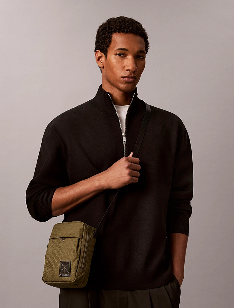 Borsa a tracolla impermeabile Calvin Klein olive night