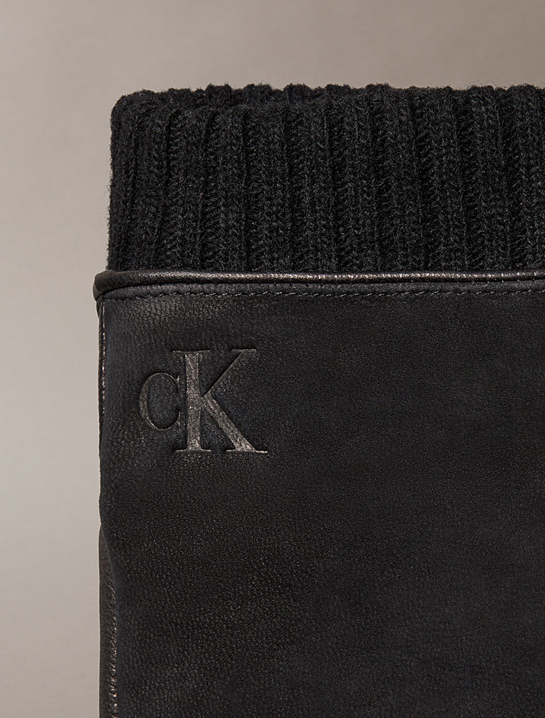 Guanti touchscreen in morbida pelle Calvin Klein Black