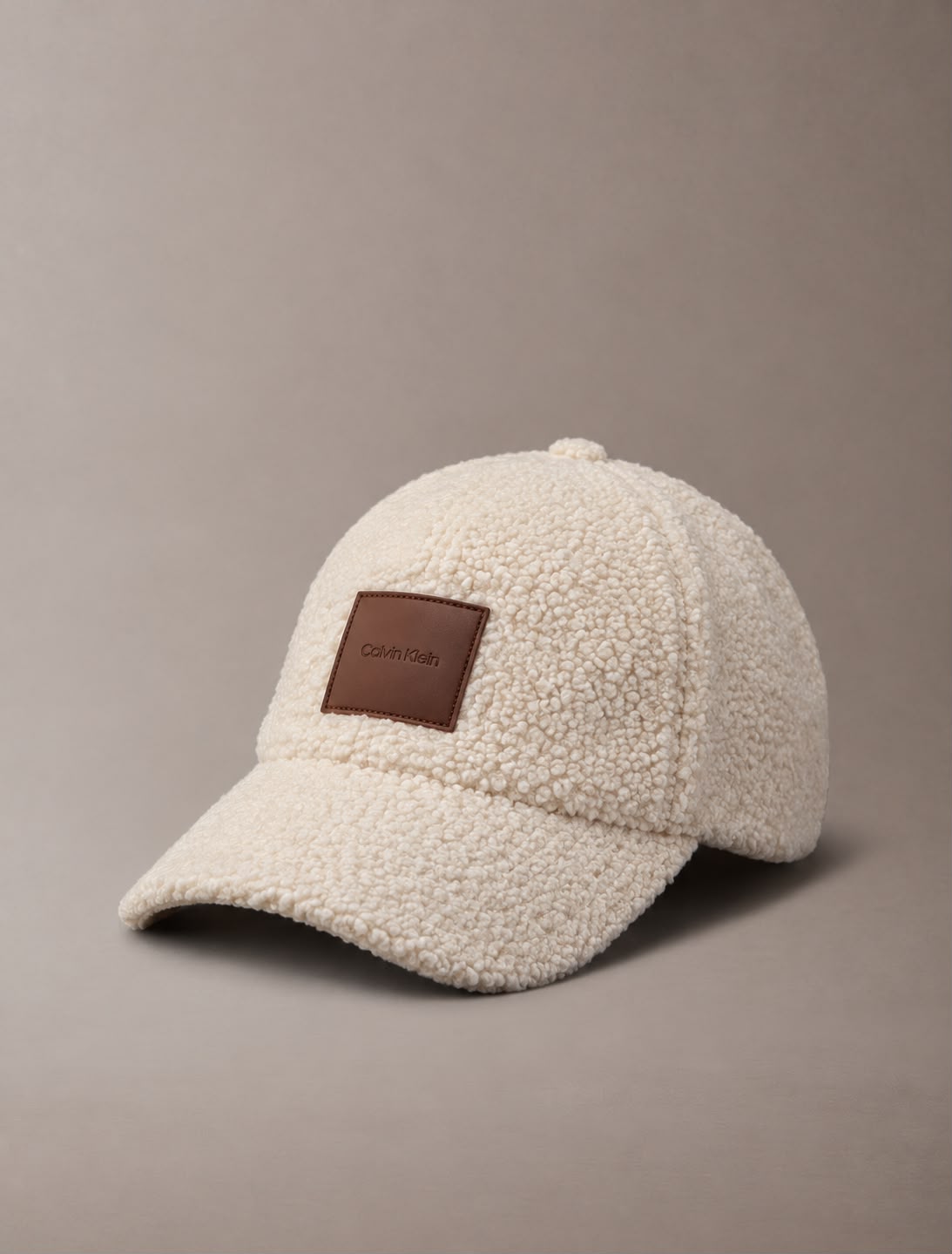 Cappello in sherpa con logo Kalvin Klein birch