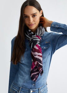 Foulard con stampa pitonata