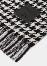 Carica l&#39;immagine nel visualizzatore di Gallery, Stola jacquard in vichy
