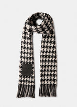 Carica l&#39;immagine nel visualizzatore di Gallery, Stola jacquard in vichy
