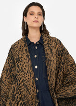 Carica l&#39;immagine nel visualizzatore di Gallery, Poncho animalier
