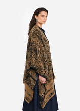 Carica l&#39;immagine nel visualizzatore di Gallery, Poncho animalier
