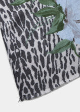 Carica l&#39;immagine nel visualizzatore di Gallery, Stola animalier floreale
