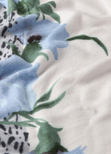 Carica l&#39;immagine nel visualizzatore di Gallery, Stola animalier floreale
