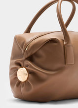 Carica l&#39;immagine nel visualizzatore di Gallery, Borsa grande con charm

