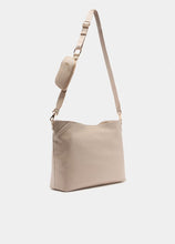 Carica l&#39;immagine nel visualizzatore di Gallery, Tote bag media con charm
