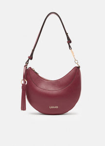 Borsa a spalla media con charm