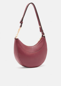 Borsa a spalla media con charm
