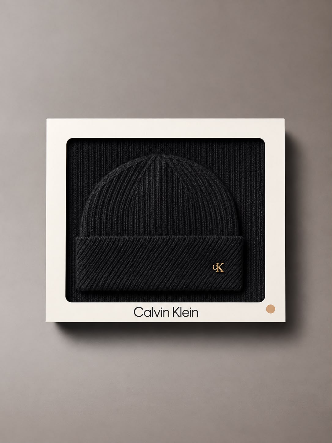 Set regalo sciarpa e berretto in misto lana Calvin Klein Black