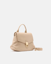 Carica l&#39;immagine nel visualizzatore di Gallery, FLAP BAG Collezione Jess
