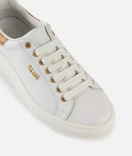 Carica l&#39;immagine nel visualizzatore di Gallery, Sneakers in pelle liscia con dettagli in nappa Geo Classic Bianche
