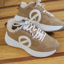 Carica l&#39;immagine nel visualizzatore di Gallery, CARTER JOGGER NOCCIOLA/BIANCO SPORCO
