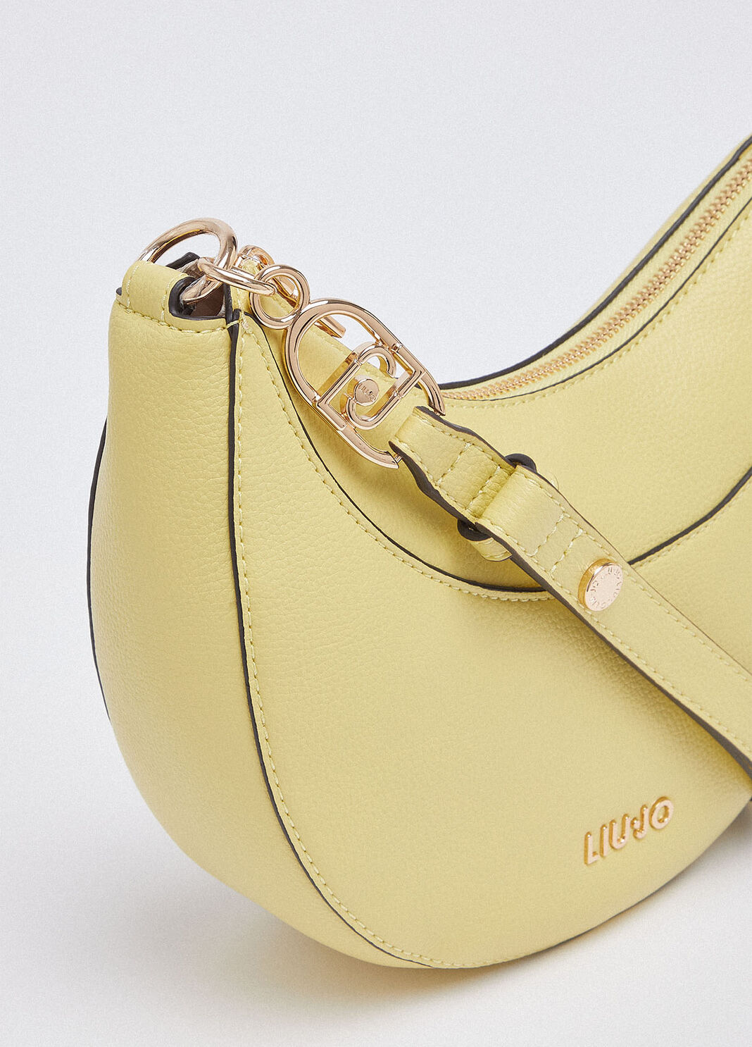 Borsa hobo media con charm Cirry Liu Jo