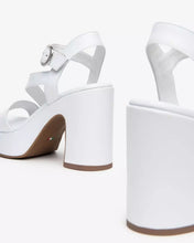 Carica l&#39;immagine nel visualizzatore di Gallery, Art. E410400D/707 Sandali Donna in Pelle
