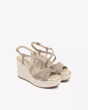 Carica l&#39;immagine nel visualizzatore di Gallery, Art. E513570D/451 Sandali Donna in Suede
