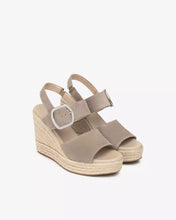 Carica l&#39;immagine nel visualizzatore di Gallery, Art. E513590D/451 Sandali Donna in Suede
