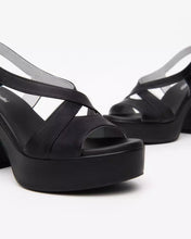 Carica l&#39;immagine nel visualizzatore di Gallery, Art. E513640D/100 Sandali Donna in Pelle
