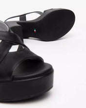 Carica l&#39;immagine nel visualizzatore di Gallery, Art. E513640D/100 Sandali Donna in Pelle
