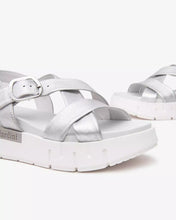 Carica l&#39;immagine nel visualizzatore di Gallery, Art. E513697D/700 Sandali Donna in Pelle
