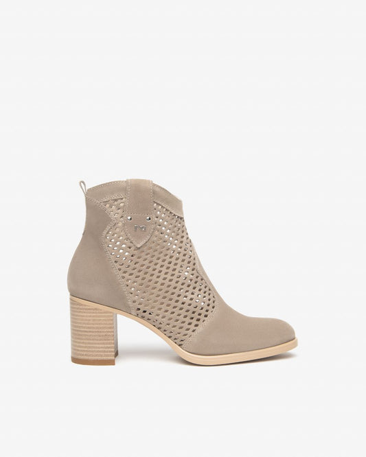 E615110D_451 Tronchetti Donna in Suede NeroGiardini