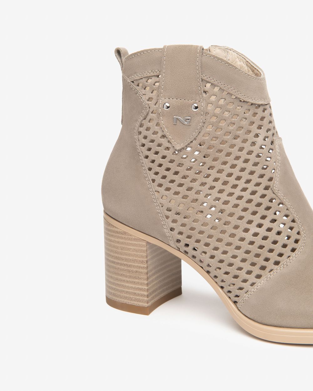 E615110D_451 Tronchetti Donna in Suede NeroGiardini