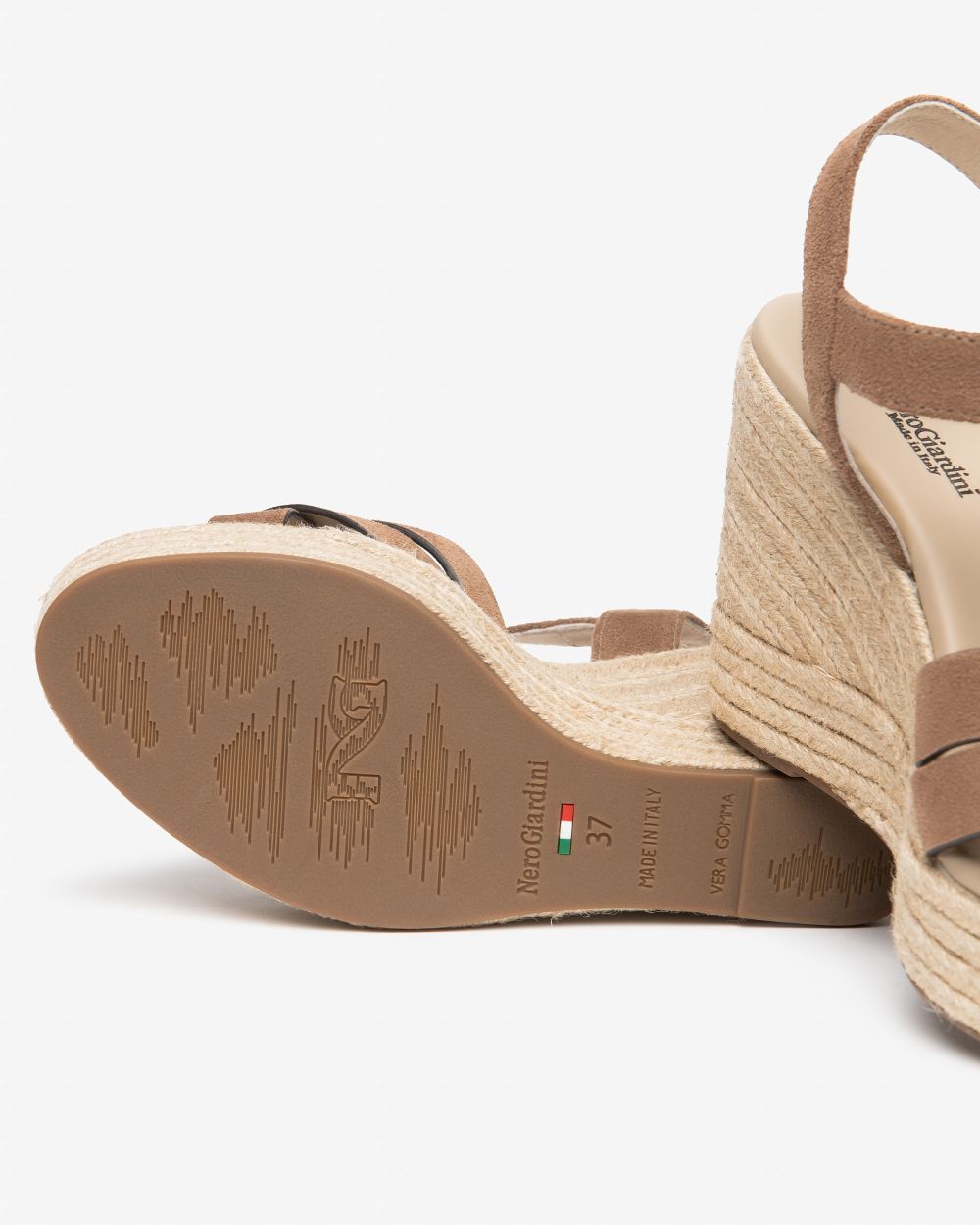 E616030D_442 Sandali Donna in Suede NeroGiardini