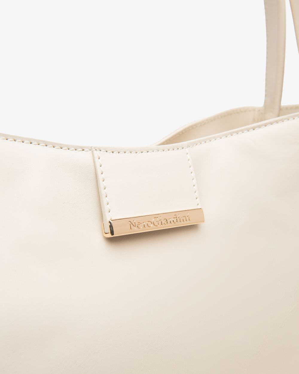 E644151D_704 Borsa Hobo da Donna in Pelle NeroGiardini