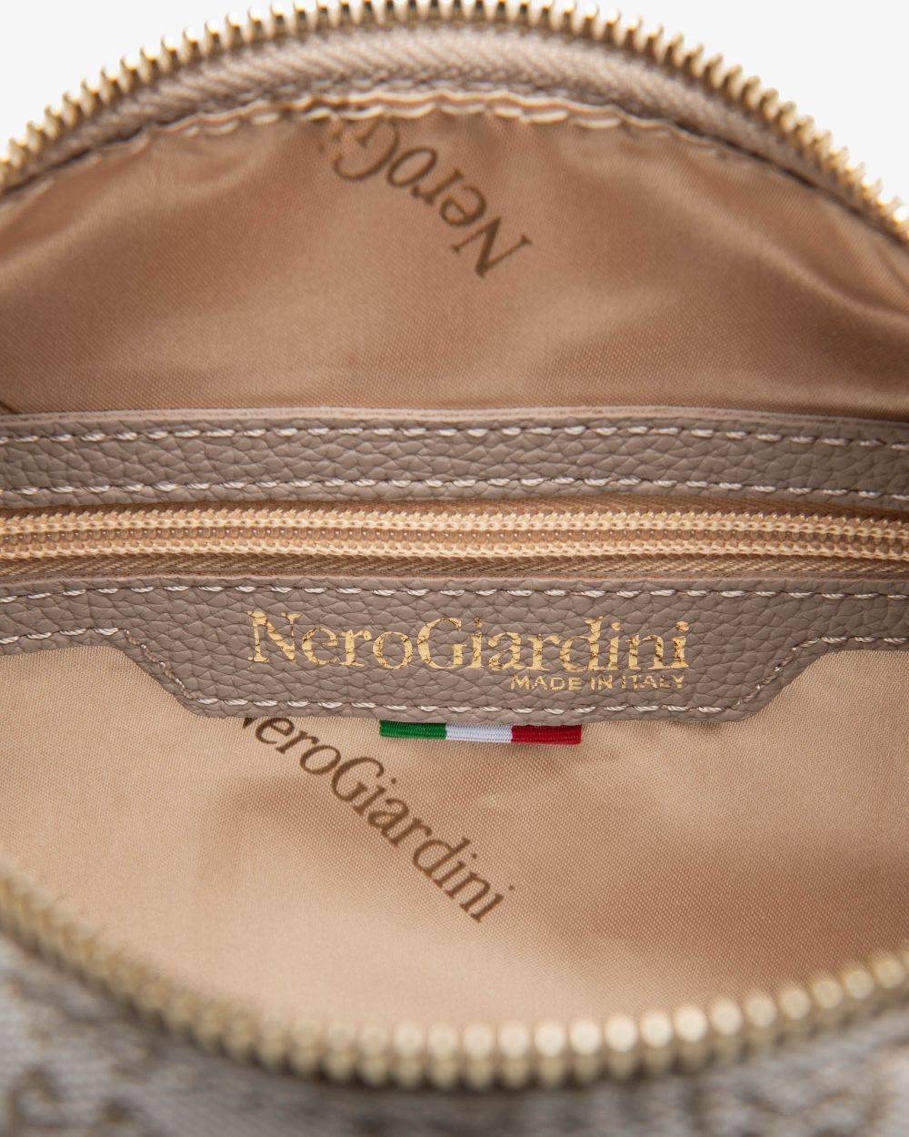 E644210D_331 Borsa a Tracolla da Donna in Materiale Tecnico NeroGiardini