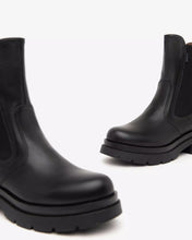 Carica l&#39;immagine nel visualizzatore di Gallery, Art. I411940D/100 Stivaletti Chelsea Donna in Pelle
