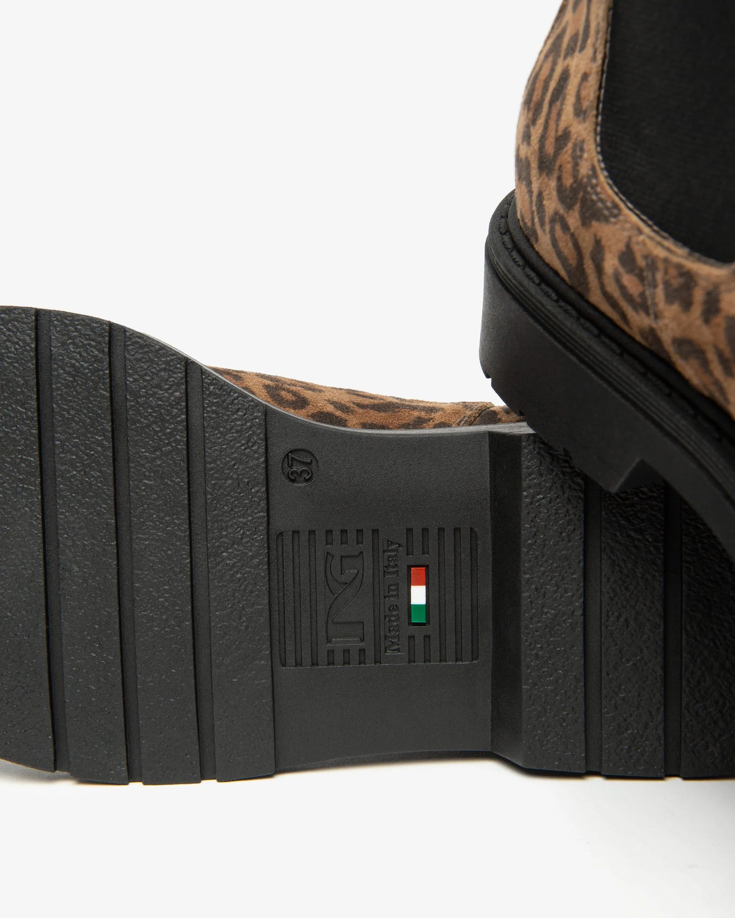NeroGiardini Stivali Chelsea da donna in camoscio I513941D-345