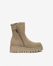 Carica l&#39;immagine nel visualizzatore di Gallery, Art. I514914D/501 Stivaletti Donna in Suede
