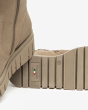 Carica l&#39;immagine nel visualizzatore di Gallery, Art. I514914D/501 Stivaletti Donna in Suede
