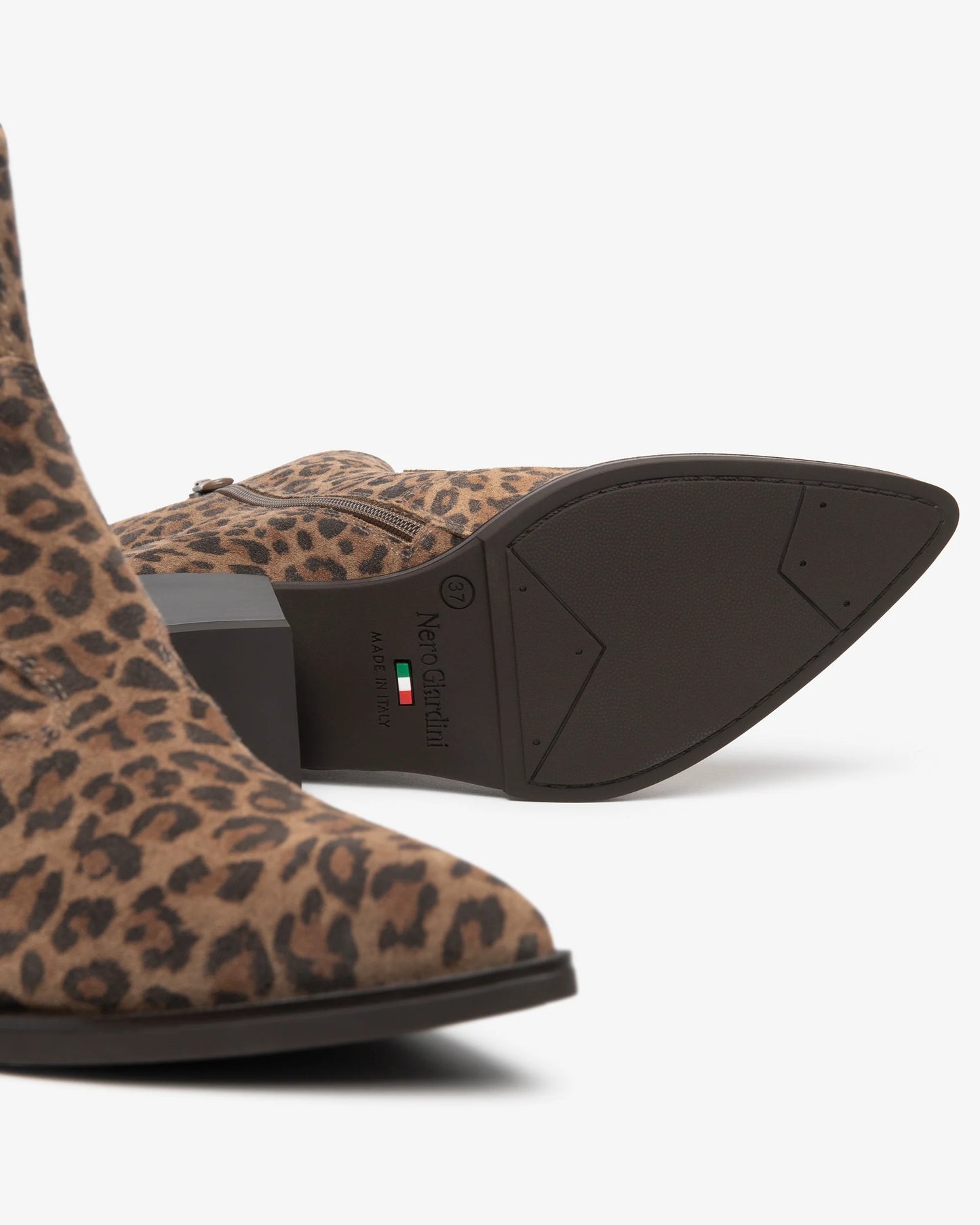 NeroGiardini Stivaletti da donna in camoscio I617125D-345