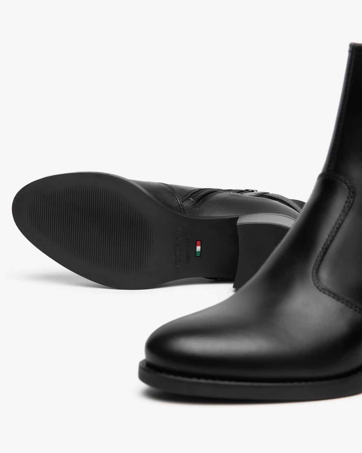 NeroGiardini Stivaletti da donna in pelle e tessuto  I617213D-100